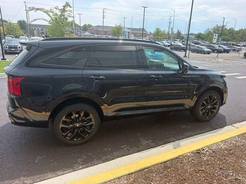 Used 2023 Kia Sorento SX AWD/4WD image 18