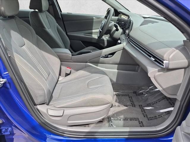 Used 2024 Hyundai Elantra SEL FWD image 21