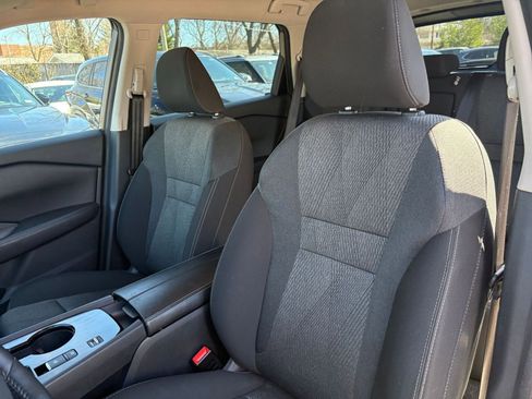 Used 2025 Nissan Rogue SV image 36