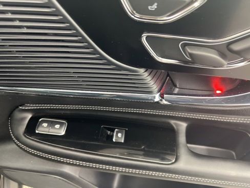 Used 2020 Lincoln Corsair AWD w/ Premium Package image 25