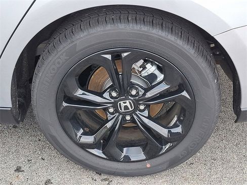 Certified 2025 Honda Accord SE image 30