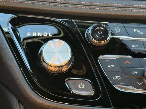 New 2026 Chrysler Pacifica Pinnacle FWD image 22