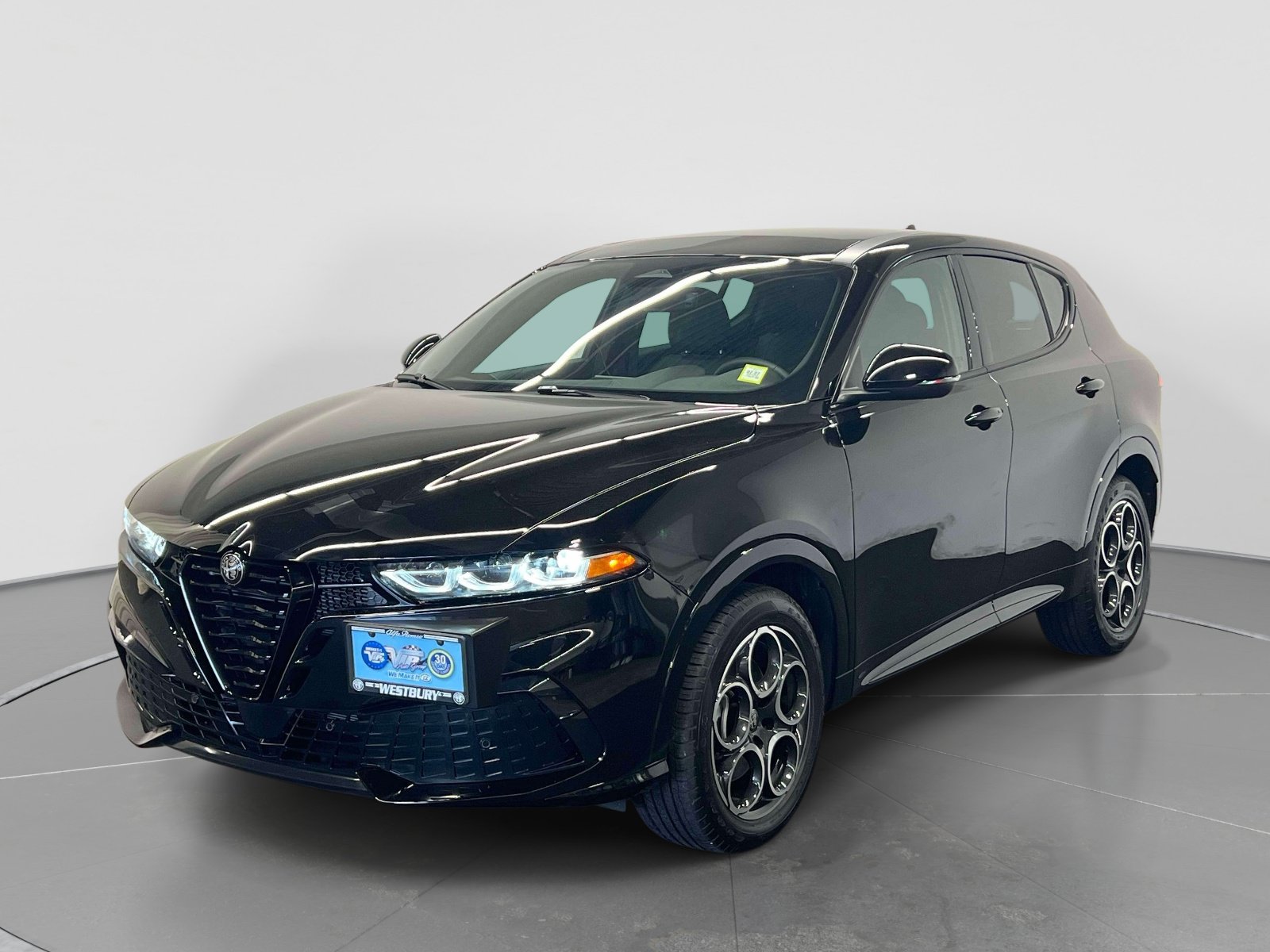 Used 2026 Alfa Romeo Tonale w/ Black Premium Package AWD/4WD image 4