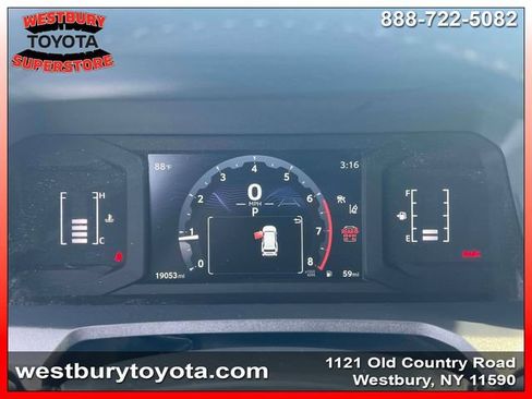 Used 2025 Toyota 4Runner SR5 AWD/4WD image 26