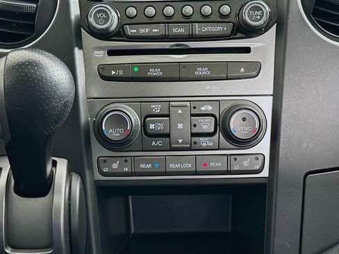 Used 2015 Honda Pilot Touring image 16