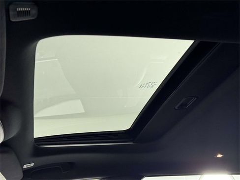 Used 2020 Jeep Grand Cherokee Limited image 33