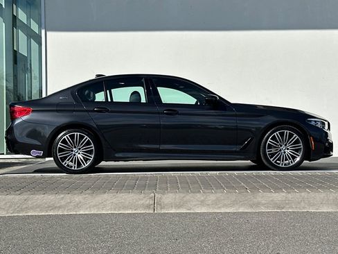 Used 2019 BMW 530e w/ M Sport Package image 2