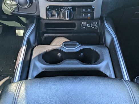 Used 2022 RAM 1500 Big Horn AWD/4WD image 19