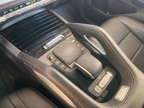 Used 2022 Mercedes-Benz GLS 450 4MATIC image 21