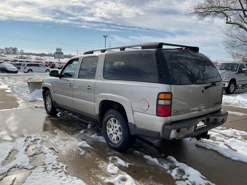Used 2005 Chevrolet Suburban Z71 w/ Preferred Equipment Group image 7