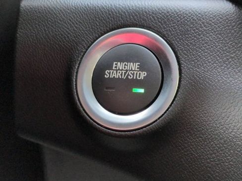 Used 2024 GMC Terrain SLT w/ Tech Package FWD image 27