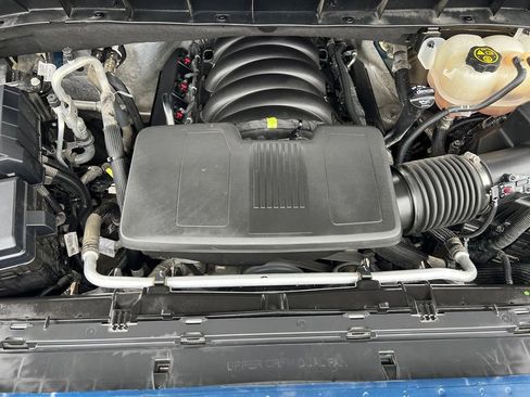 Used 2023 Chevrolet Silverado 1500 LT AWD/4WD image 47
