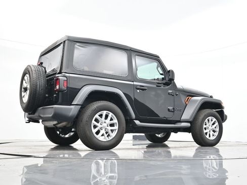 Used 2023 Jeep Wrangler Sport S image 31