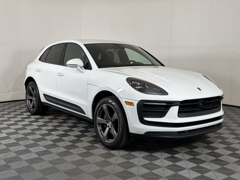 Certified 2023 Porsche Macan AWD/4WD image 8