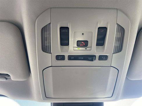 Used 2025 Toyota Highlander XLE image 20