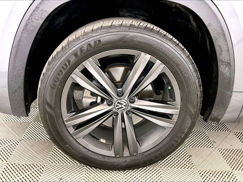 Used 2021 Volkswagen Atlas SE w/ Panoramic Sunroof Package FWD image 7