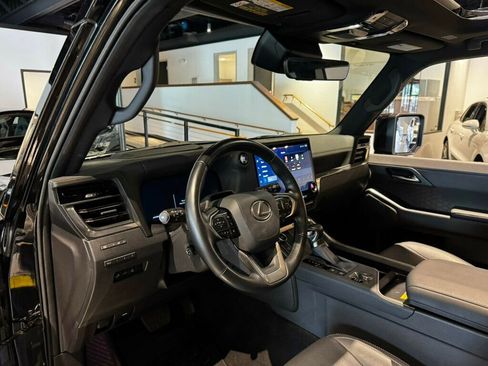 Used 2024 Lexus GX 550 w/ Cold Area Package AWD/4WD image 10