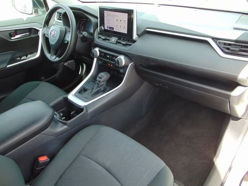 Used 2025 Toyota RAV4 XLE image 25