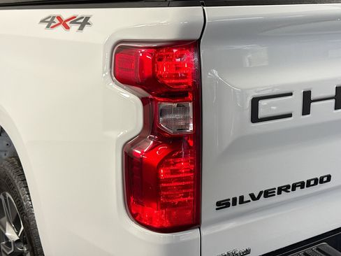 Used 2024 Chevrolet Silverado 1500 LT AWD/4WD image 35