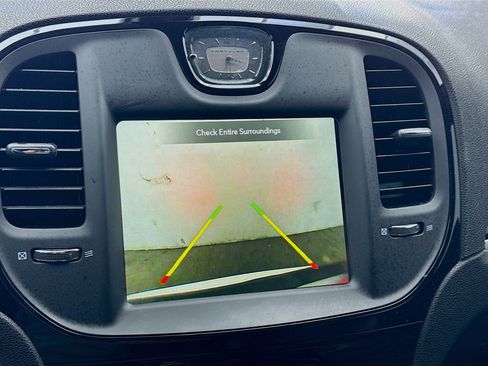 Used 2018 Chrysler 300 S RWD image 10