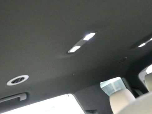 Used 2023 Chevrolet Traverse LS image 23