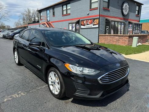 Used 2019 Ford Fusion SE image 5