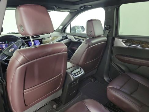Used 2020 Cadillac XT6 Premium Luxury image 13