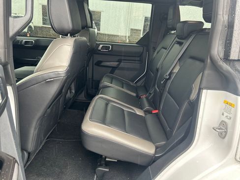 Used 2025 Ford Bronco Outer Banks w/ Sasquatch Package image 29