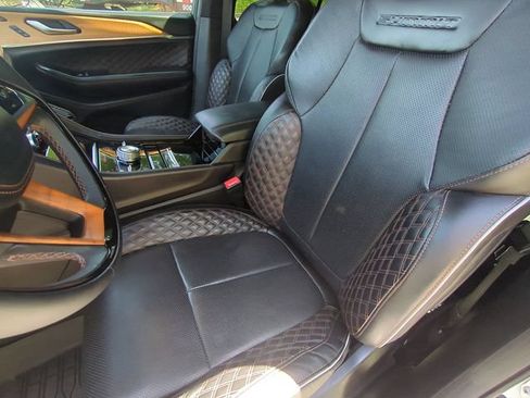 Used 2022 Jeep Grand Cherokee Summit AWD/4WD image 27