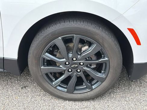 Used 2022 Chevrolet Equinox RS w/ RS Leather Package FWD image 14