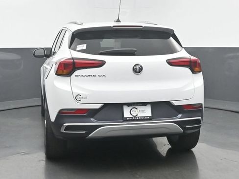 Used 2021 Buick Encore GX Essence w/ Experience Buick Package FWD image 5