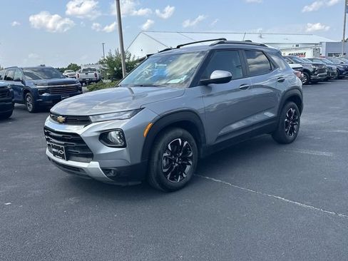 Used 2023 Chevrolet TrailBlazer LT w/ Convenience Package FWD image 4