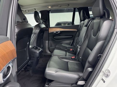 Used 2023 Volvo XC90 B5 Plus image 16