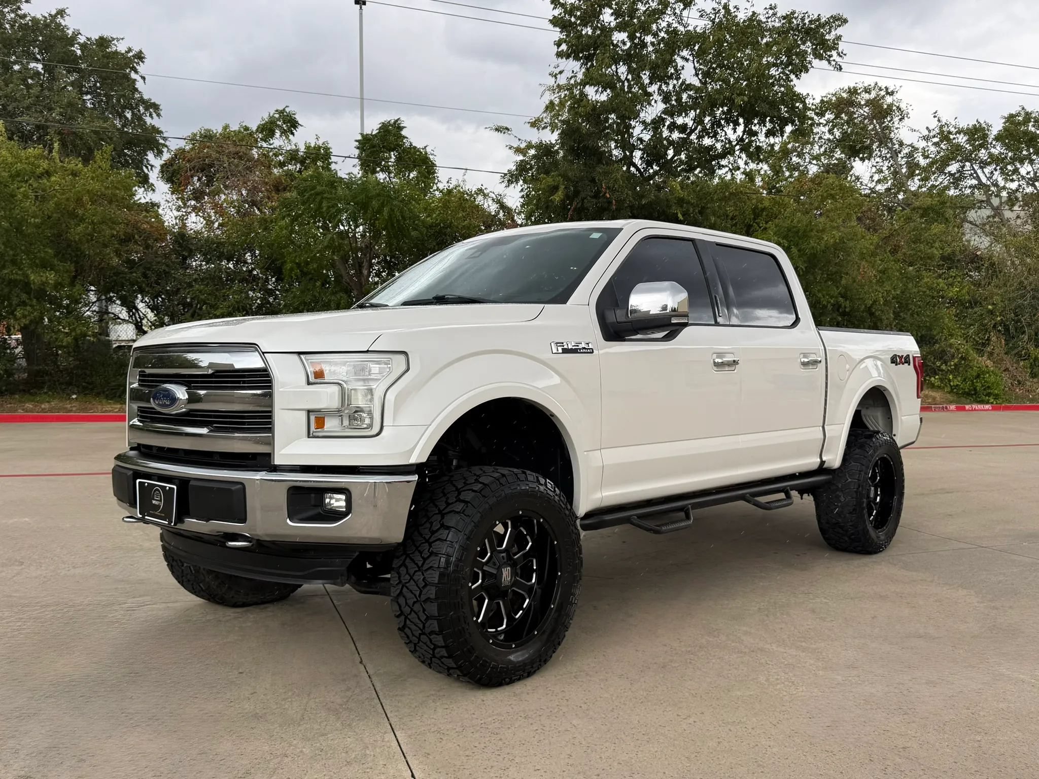 Used 2016 Ford F150 Lariat w/ Equipment Group 502A Luxury AWD/4WD image 2