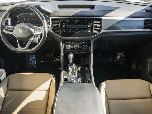 Used 2023 Volkswagen Atlas Cross Sport SE w/ Panoramic Sunroof Package image 14