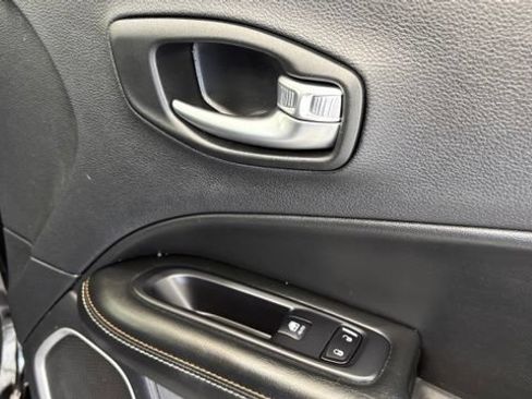 Used 2020 Jeep Compass Latitude FWD image 23