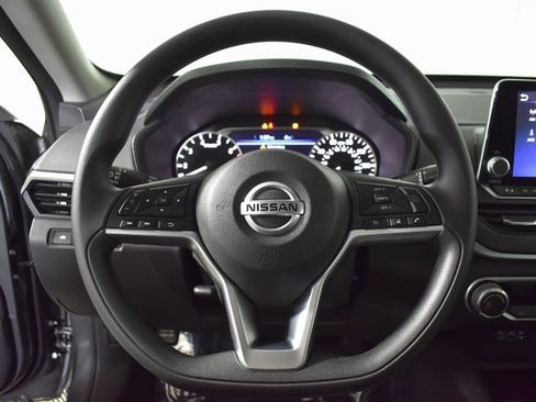 Used 2022 Nissan Altima 2.5 SV image 15