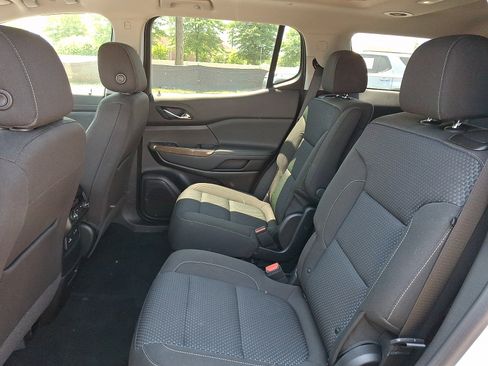 Used 2023 GMC Acadia SLE w/ Driver Convenience Package FWD image 12