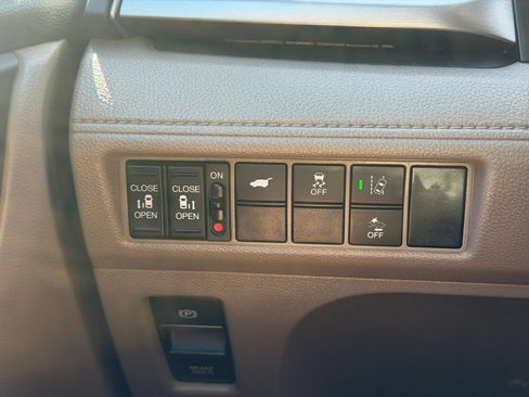 Used 2019 Honda Odyssey EX-L image 17