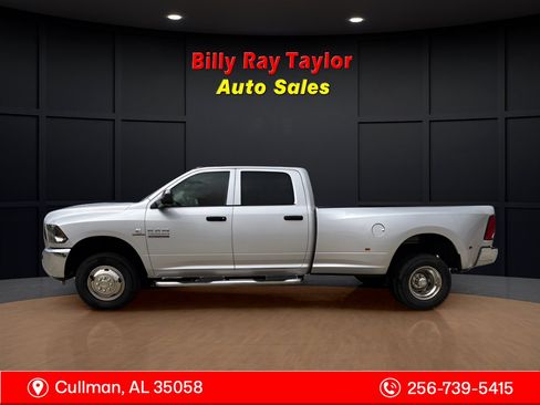 Used 2018 RAM 3500 Tradesman w/ Chrome Appearance Group image 2