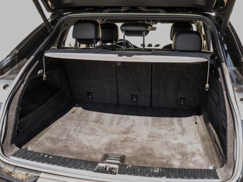 Used 2020 Porsche Cayenne S image 50