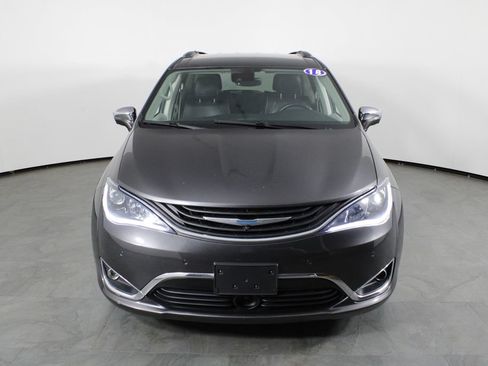 Used 2018 Chrysler Pacifica Limited w/ Advanced Safetytec Group FWD image 13