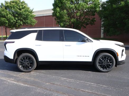 New 2026 Chevrolet Traverse LT w/ Midnight/Sport Edition FWD image 30