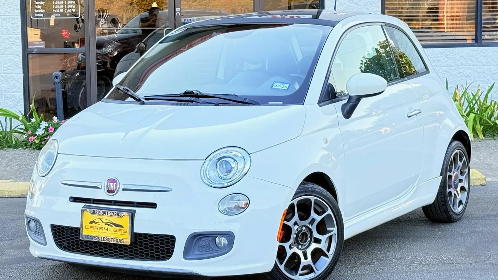 Used 2015 FIAT 500 Sport w/ Comfort/Convenience Group FWD image 3