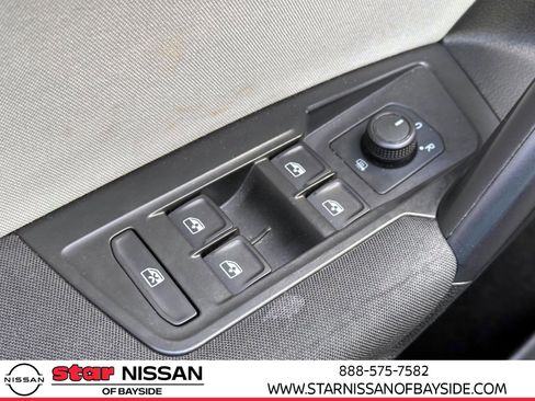 Used 2021 Volkswagen Tiguan S image 15