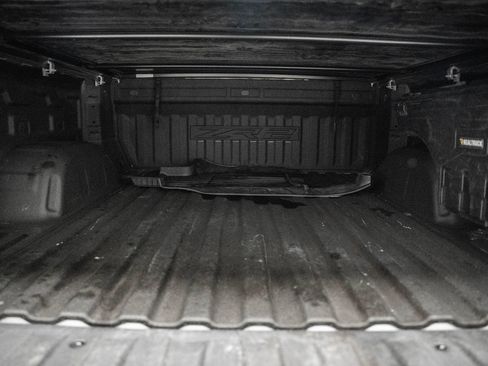 Used 2024 Chevrolet Silverado 1500 ZR2 image 23