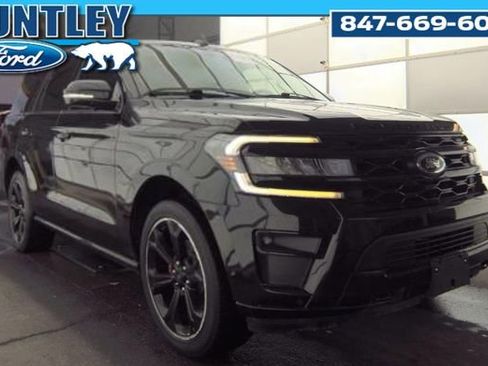 Used 2022 Ford Expedition Limited AWD/4WD image 3