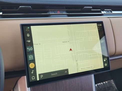 Used 2025 Land Rover Range Rover SE image 21