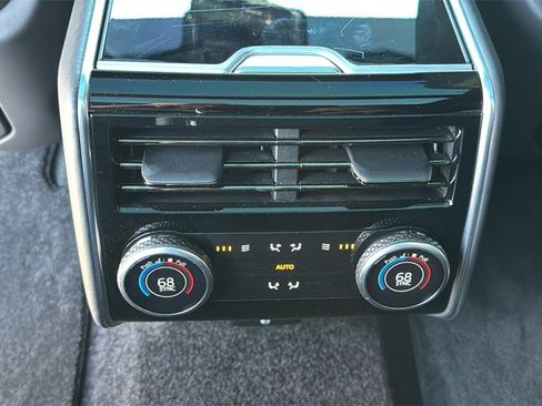 Used 2024 Land Rover Range Rover Long Wheelbase Autobiography image 28