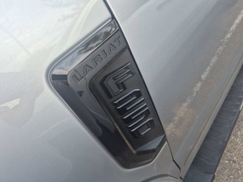 Used 2022 Ford F250 Lariat w/ Black Appearance Package AWD/4WD image 9